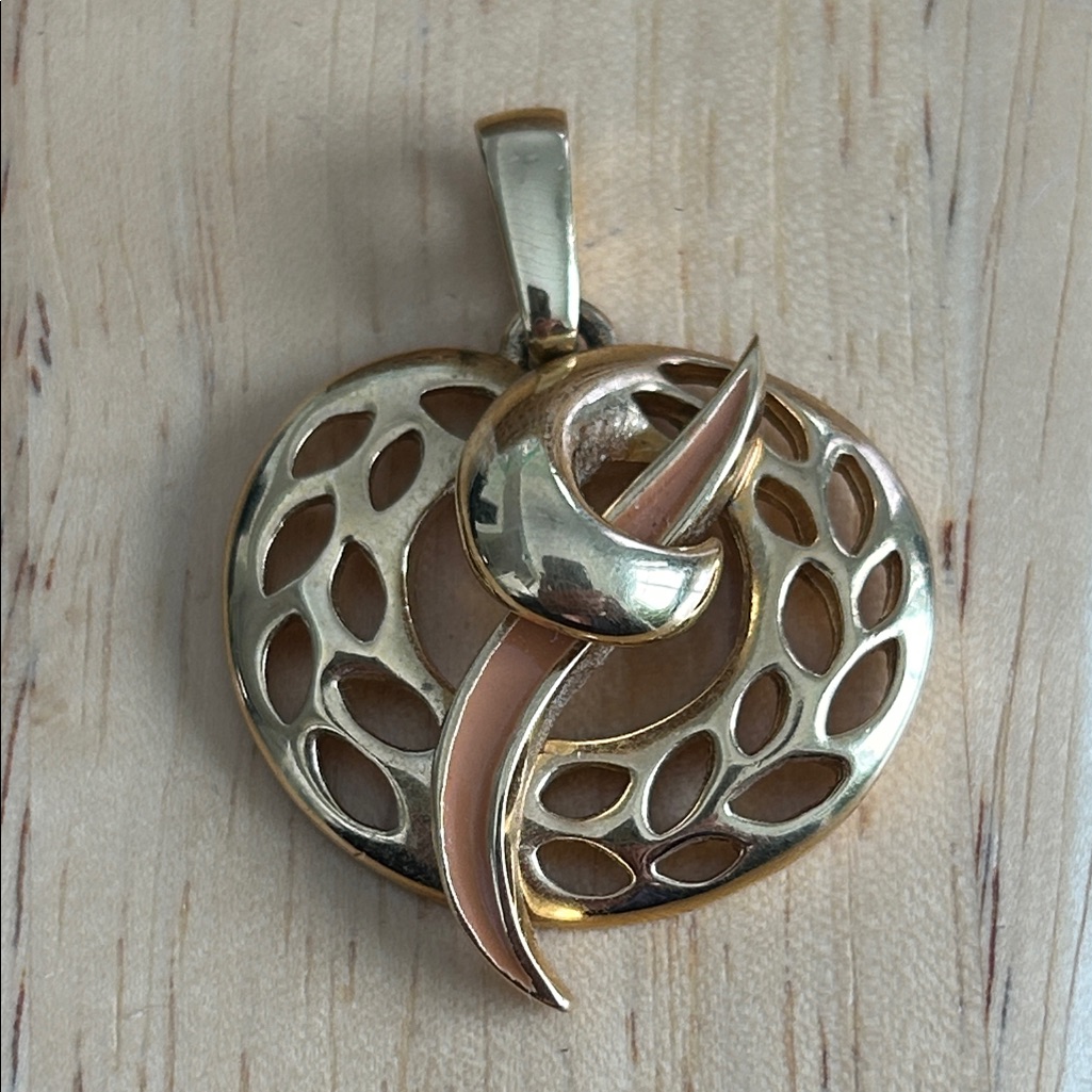 Givenchy Gold And Pink Leaf Pendant 1970s 220$